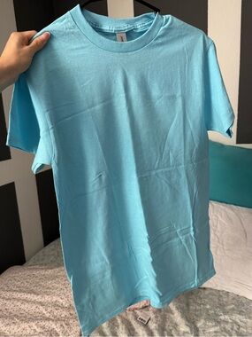 Gildan Turquoise Crewneck T-Shirt